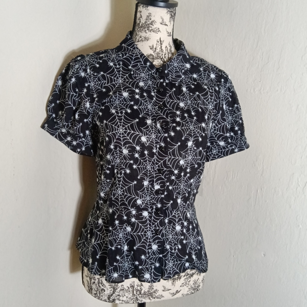 NWT Mod Cloth Spiderweb Shirt